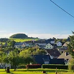 Wellnesshaus Dorfblick Mit Outdoor-jacuzzi Und Infrarotkabine Dreis-Brück