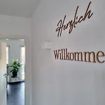 Ferienhaus Wellnesshaus Dorfblick Mit Outdoor-jacuzzi Und Infrarotkabine, Neu!