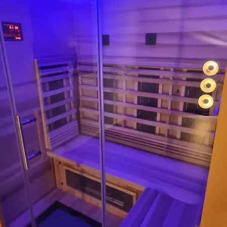 Wellnesshaus Dorfblick Mit Outdoor-jacuzzi Und Infrarotkabine, Neu!