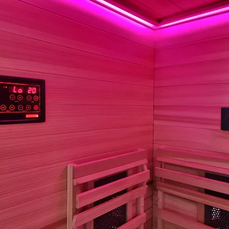 Wellnesshaus Dorfblick Mit Outdoor-jacuzzi Und Infrarotkabine * Dreis-Brück