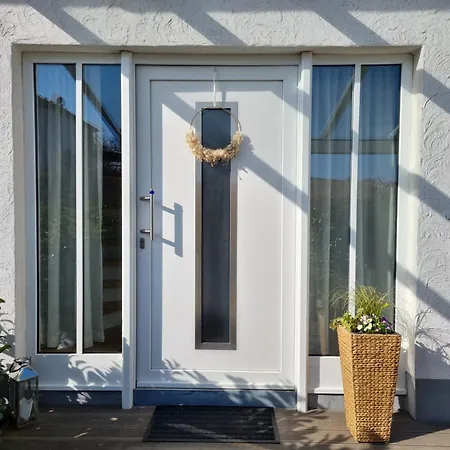 Vakantiehuis Wellnesshaus Dorfblick Mit Outdoor-jacuzzi Und Infrarotkabine, Neu!