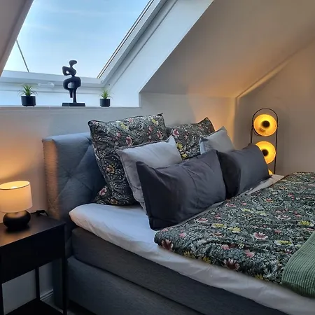 Wellnesshaus Dorfblick Mit Outdoor-jacuzzi Und Infrarotkabine, Neu! Nyaraló *