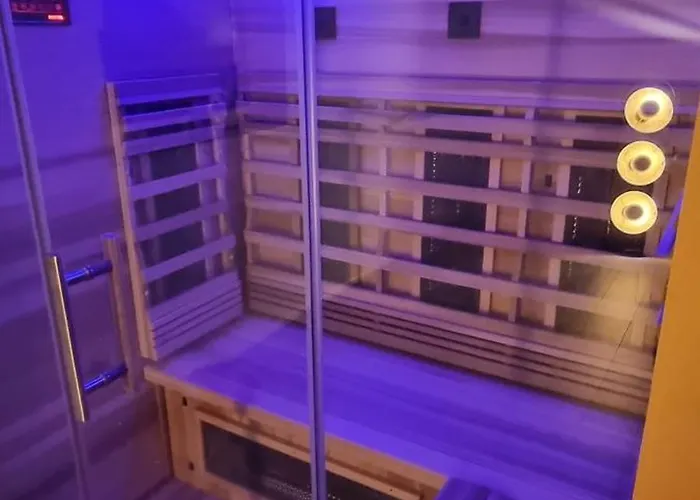 Wellnesshaus Dorfblick Mit Outdoor-jacuzzi Und Infrarotkabine, Neu!