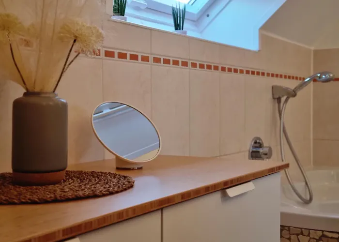 Wellnesshaus Dorfblick Mit Outdoor-jacuzzi Und Infrarotkabine, Neu! Tatil Evi Dreis-Brück