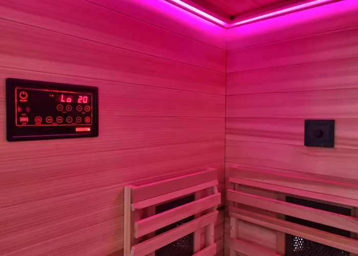 Wellnesshaus Dorfblick Mit Outdoor-jacuzzi Und Infrarotkabine, Neu! * Dreis-Bruck